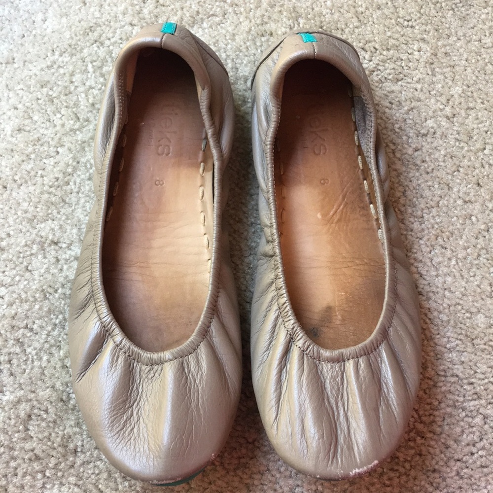 Tieks Taupe Leather Ballet Flats Shoes size 8
